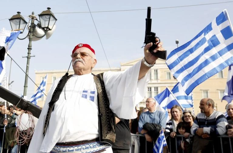 Λεβέντης! Η φωτογραφία που συγκλονίζει το πανελλήνιο – Μοιράζει πόνο στους ανθέλληνες